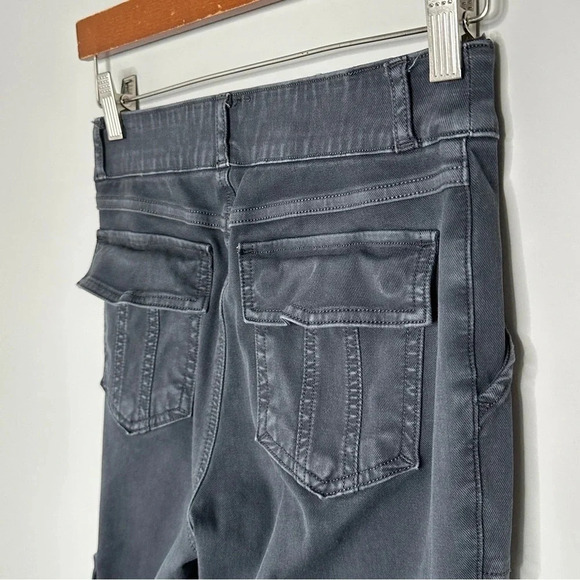 Spanx Gray Stretch Cargo Pants Size Small Petite Classic Cargo Slimming Classic - Picture 7 of 9